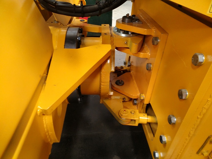 LG608H單鋼輪振動單驅全液壓壓路機_8噸壓路機-8噸壓路機-洛陽冠道機械有限公司 洛工壓路機