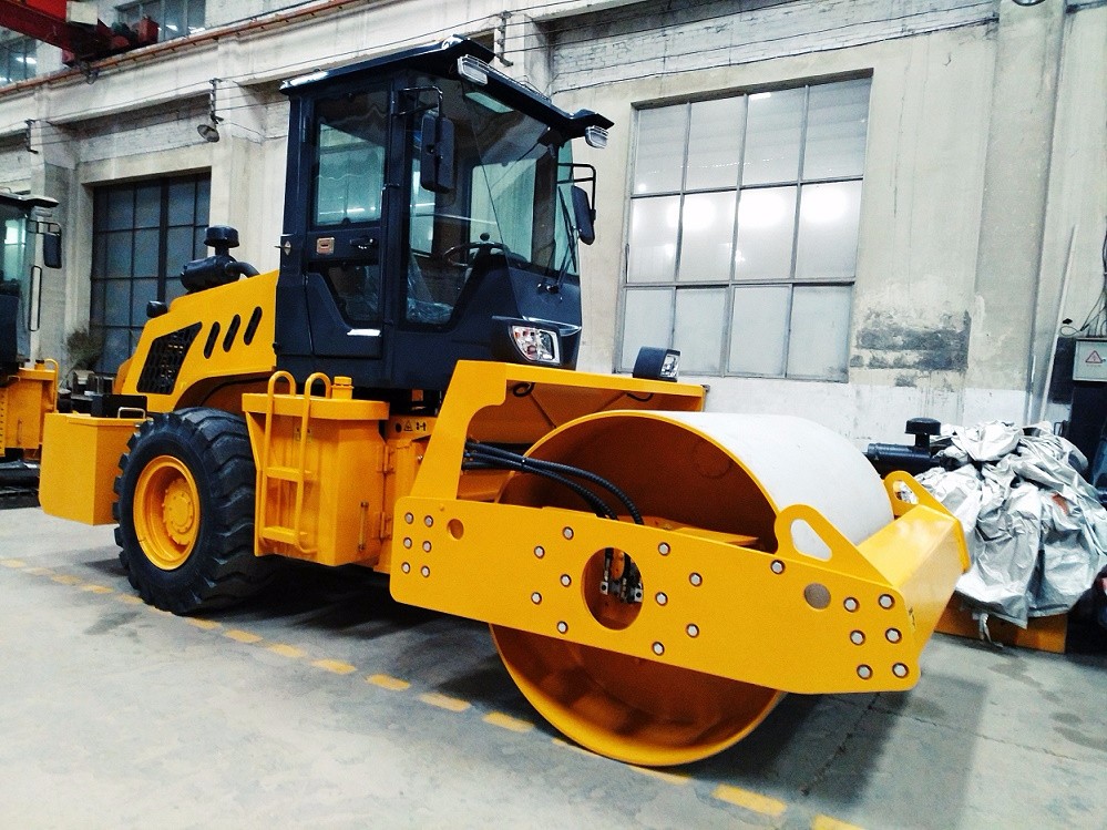 LG608H單鋼輪振動單驅全液壓壓路機_8噸壓路機-8噸壓路機-洛陽冠道機械有限公司 洛工壓路機